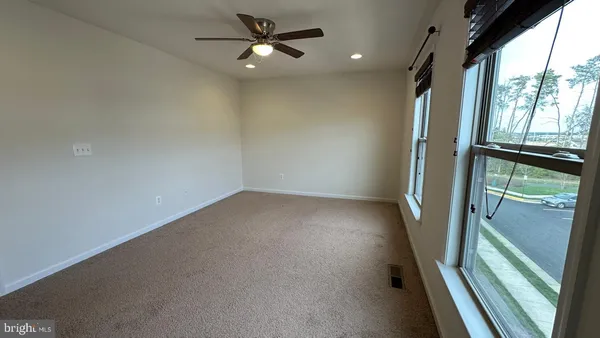 $3,590 | 42407 Dogwood Glen Square, Sterling, VA 20166