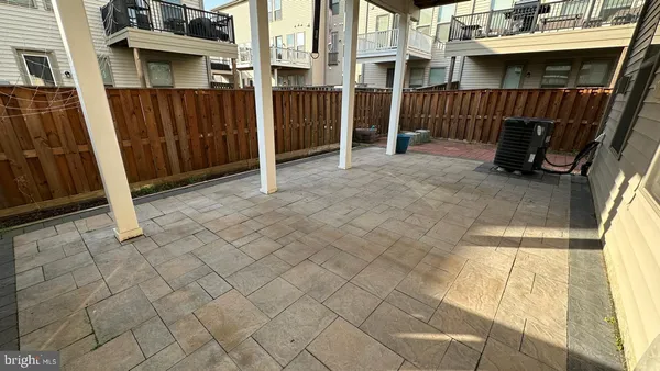 $3,690 | 42407 Dogwood Glen Square, Sterling, VA 20166