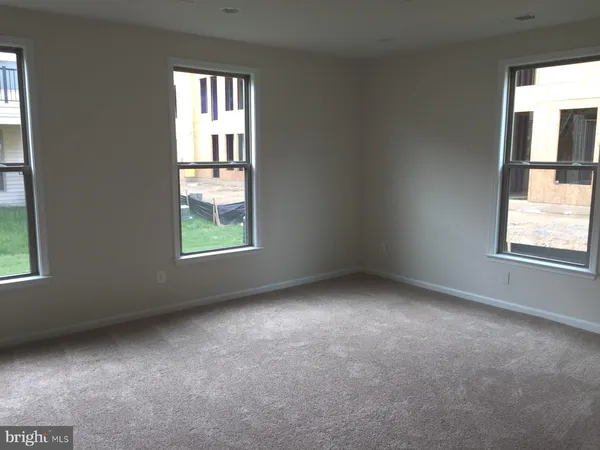 $3,690 | 42407 Dogwood Glen Square, Sterling, VA 20166