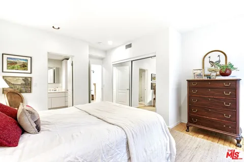 $2,125,000 | 10055 Reevesbury Drive, Beverly Hills, CA 90210