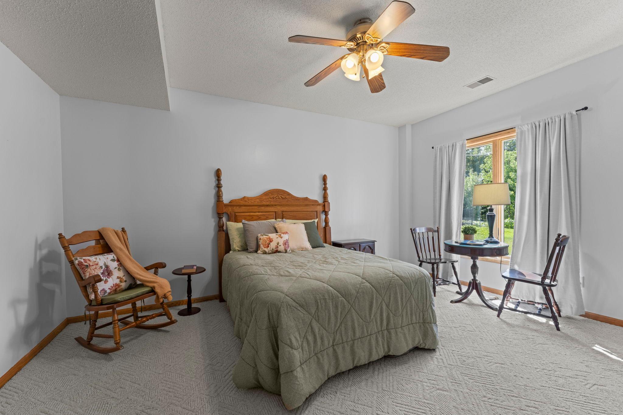 3685 Commonwealth Road Woodbury, MN 55125 - Photo 37 of 56 Gallery Image 37