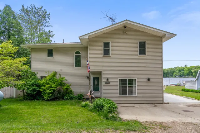 $483,000 | 51156 Maple Road, Marcellus, MI 49067