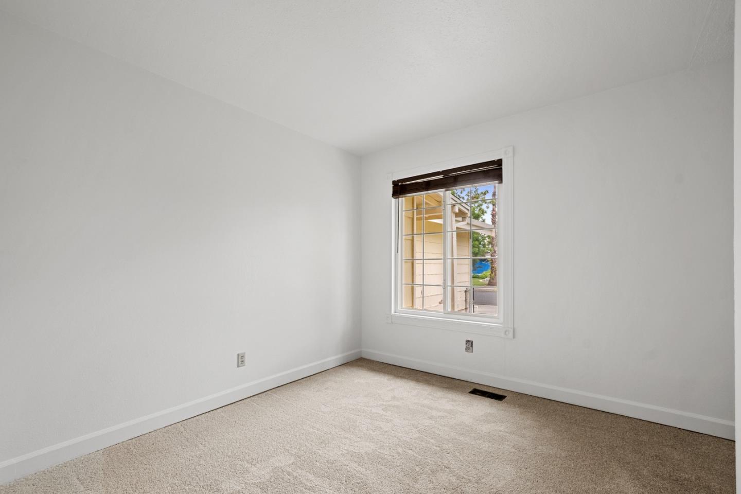 1091 Century Drive Napa, CA 94558 - Photo 30 of 53 an empty room with a window