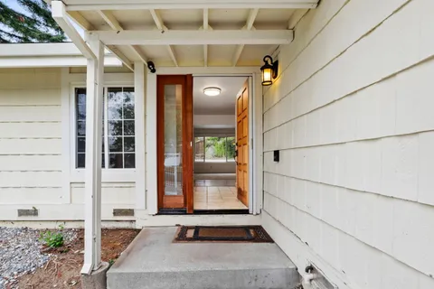 a view of an entryway of house
