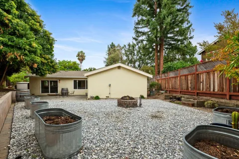 $865,000 | 1091 Century Drive, Napa, CA 94558