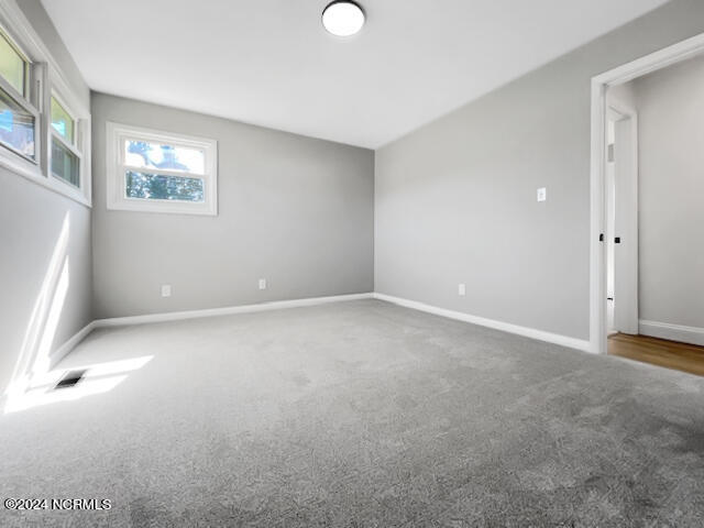 101 Hawthorne Road Edenton, NC 27932 - Photo 16 of 18 Bedroom 1 Spacious bedroom, new carpet