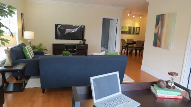 $375,000 | 3000 West Lawrence Avenue, Unit 3H, Chicago, IL 60625