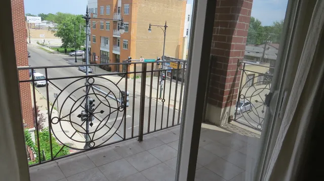 $375,000 | 3000 West Lawrence Avenue, Unit 3H, Chicago, IL 60625