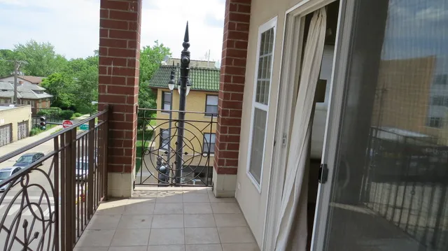 $375,000 | 3000 West Lawrence Avenue, Unit 3H, Chicago, IL 60625