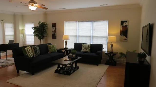 $375,000 | 3000 West Lawrence Avenue, Unit 3H, Chicago, IL 60625