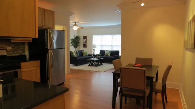 $375,000 | 3000 West Lawrence Avenue, Unit 3H, Chicago, IL 60625