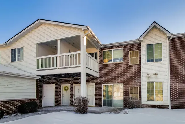 $224,500 | 2825 11th Place, Unit 703, Somers, WI 53140