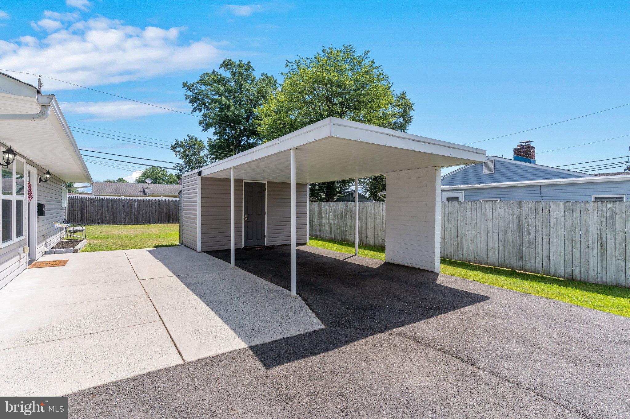 10 Gentle Road Levittown, PA 19057 - Photo 4 of 29