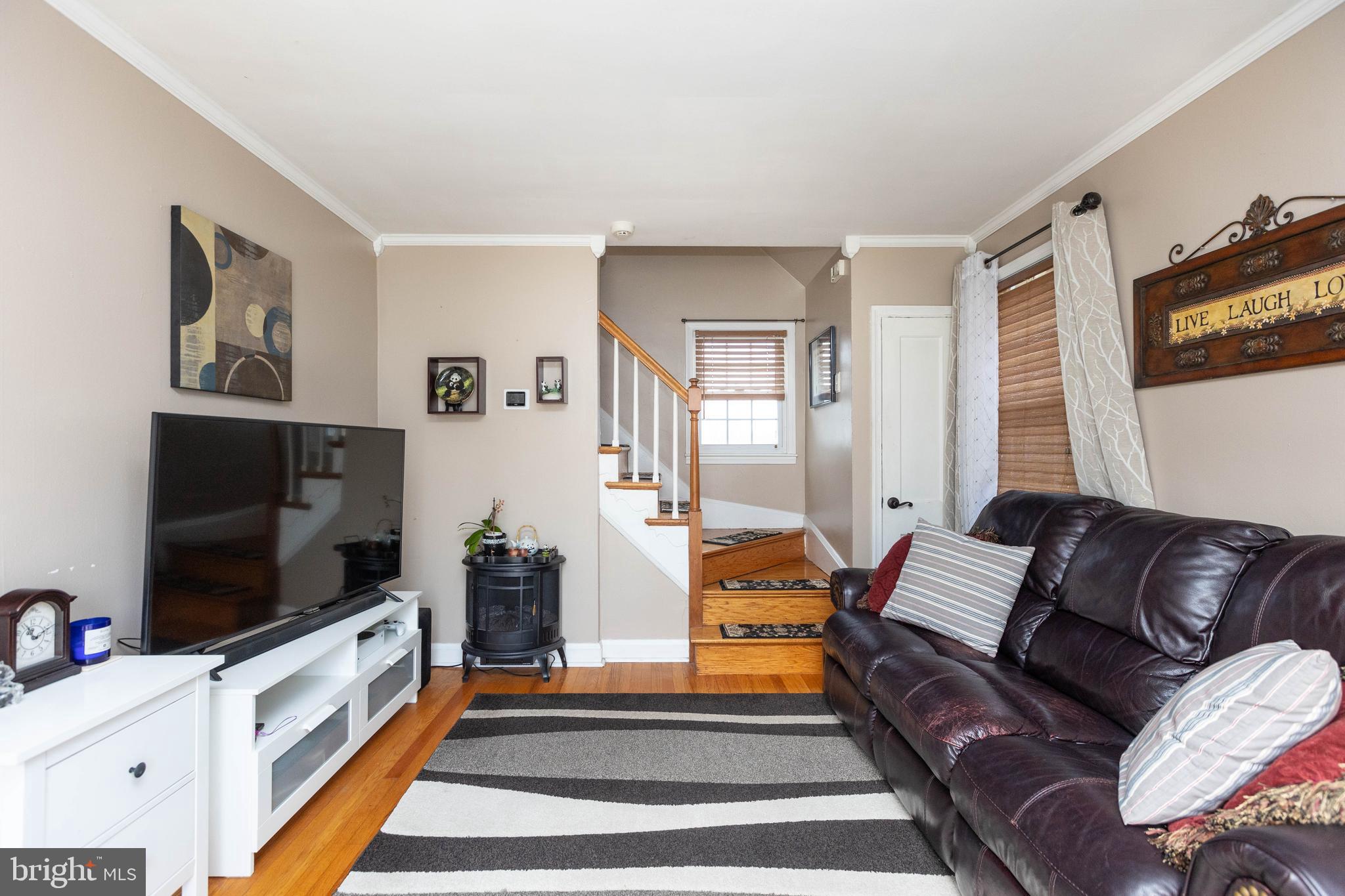 5022 Pilgrim Road Baltimore, MD 21214 - Photo 3 of 37 Living room