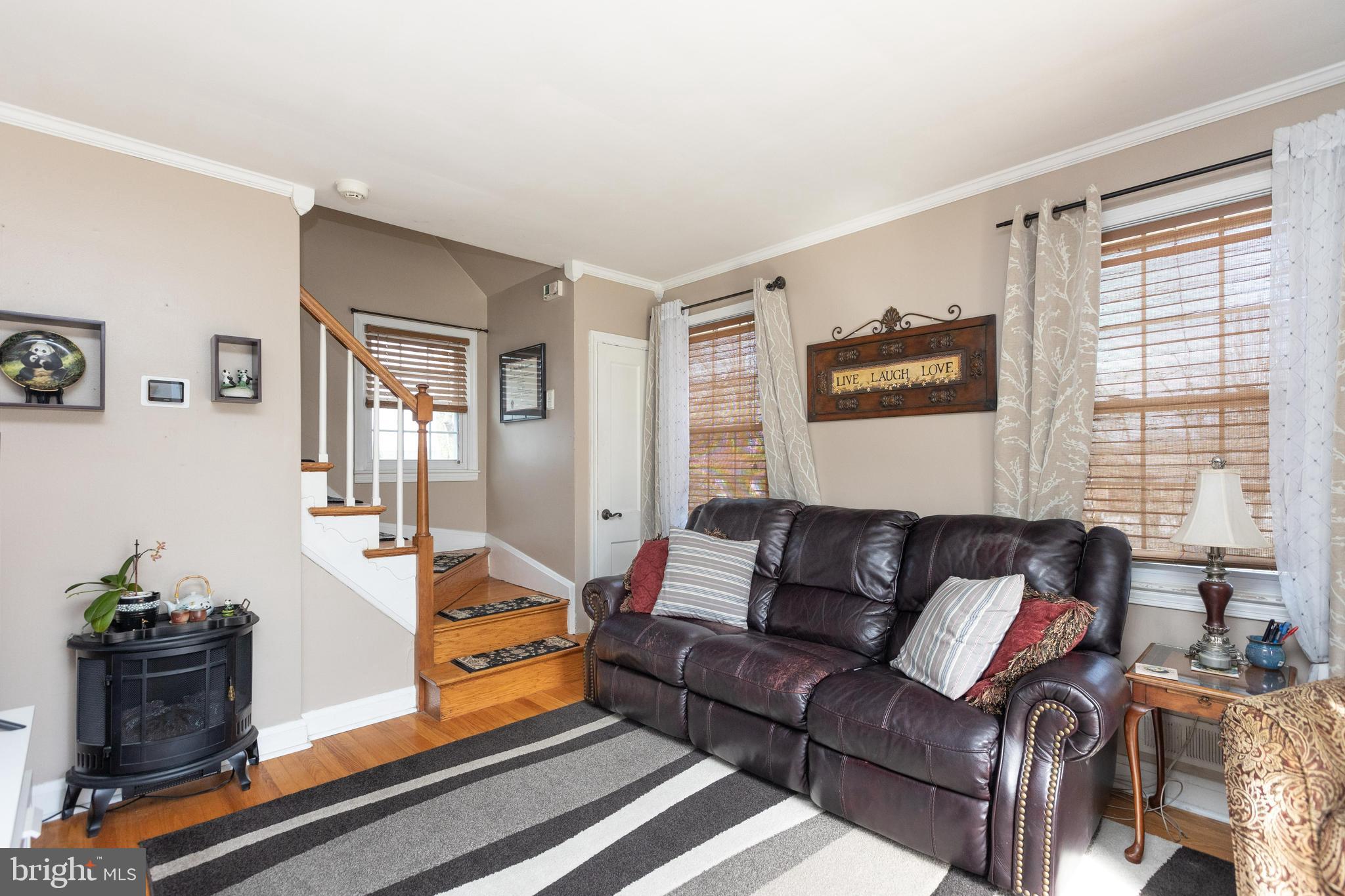 5022 Pilgrim Road Baltimore, MD 21214 - Photo 4 of 37 Living room