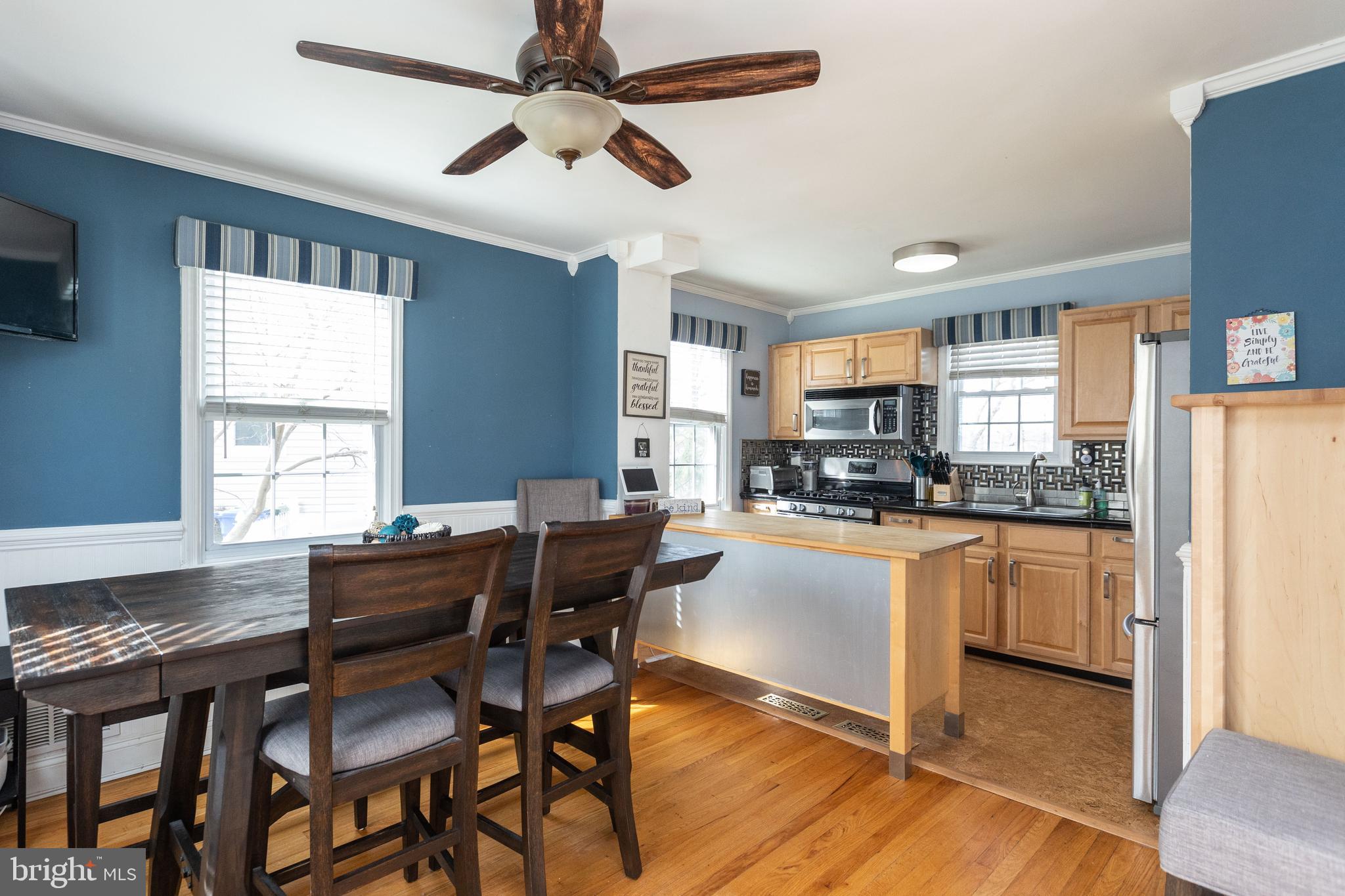 5022 Pilgrim Road Baltimore, MD 21214 - Photo 8 of 37 Dining room into kitchen