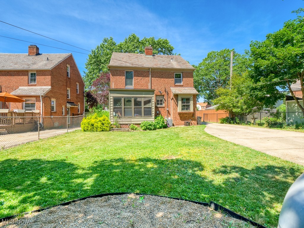 2387 Channing Road Cleveland, OH 44118 - Photo 6 of 28