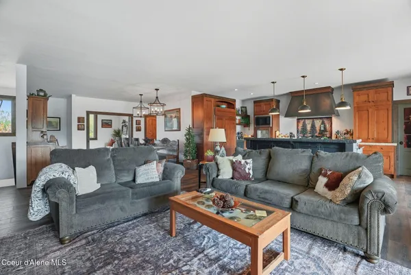 $949,900 | 530 Cottonwood Drive, St. Maries, ID 83861
