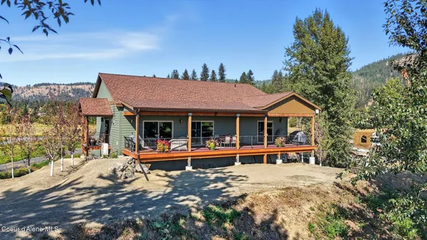 $949,900 | 530 Cottonwood Drive, St. Maries, ID 83861