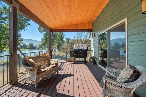 $949,900 | 530 Cottonwood Drive, St. Maries, ID 83861