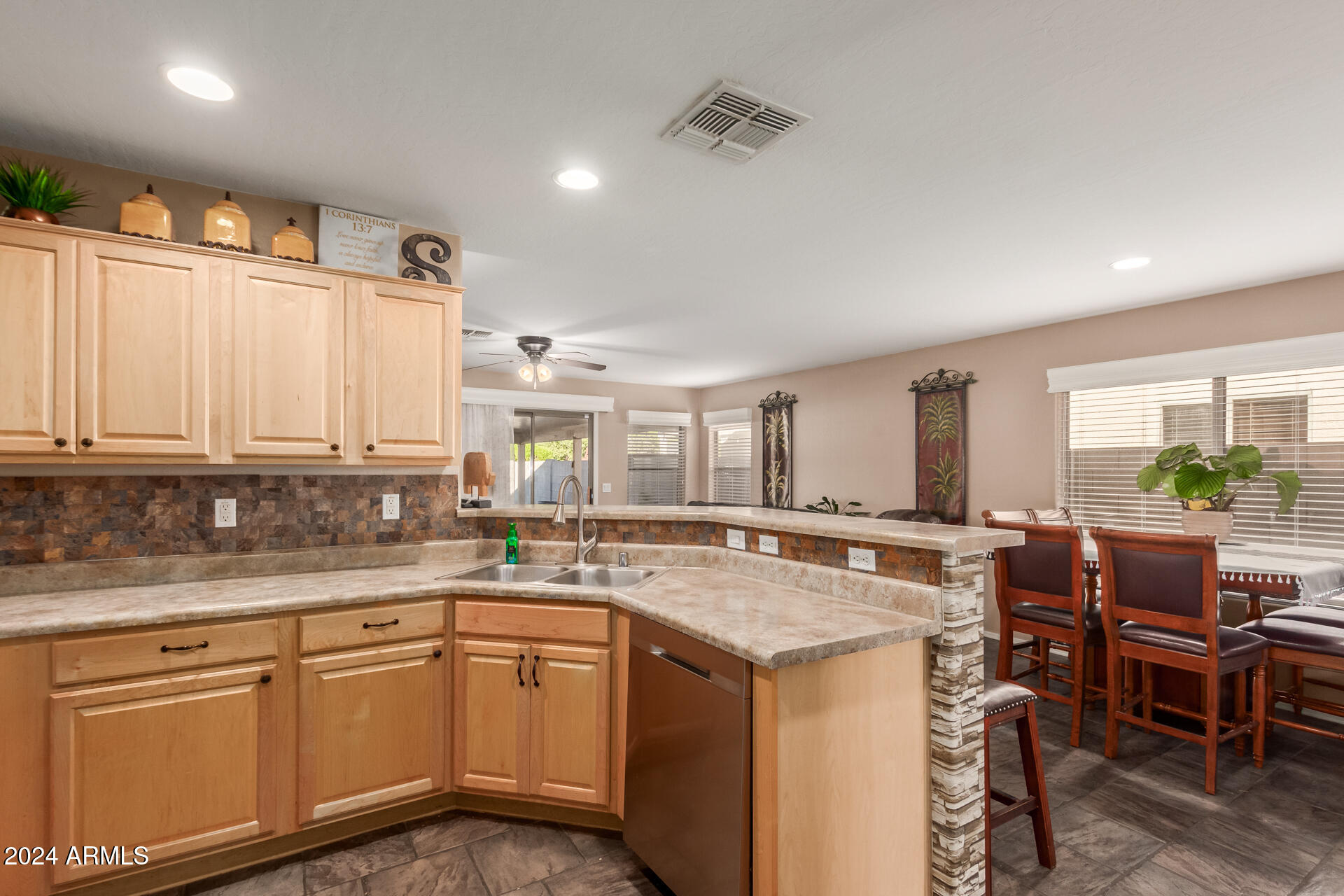 2840 North 107th Lane Avondale, AZ 85392 - Photo 15 of 38 0022-22 - 107th