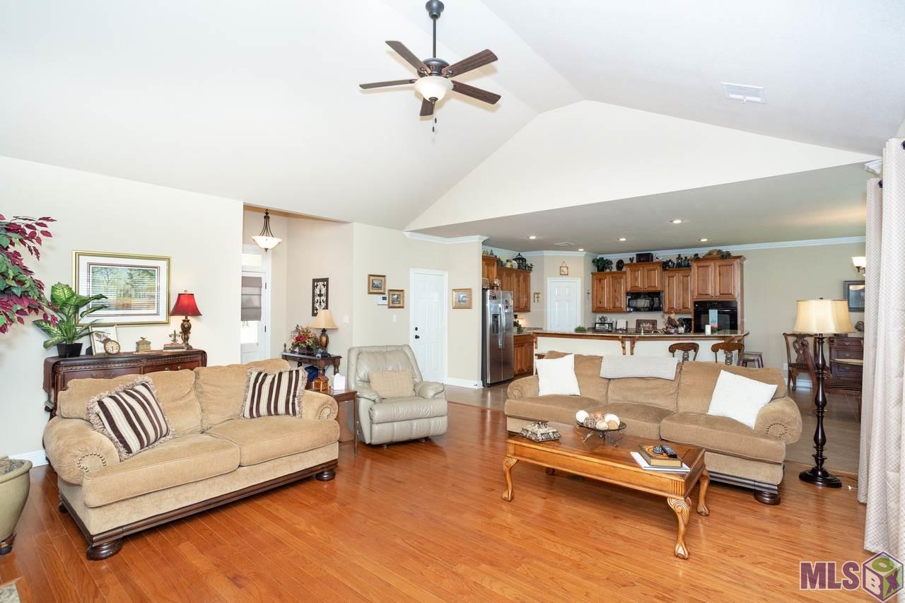 20353 Chevalier Avenue Baton Rouge, LA 70817 - Photo 5 of 24 Gallery Image 5