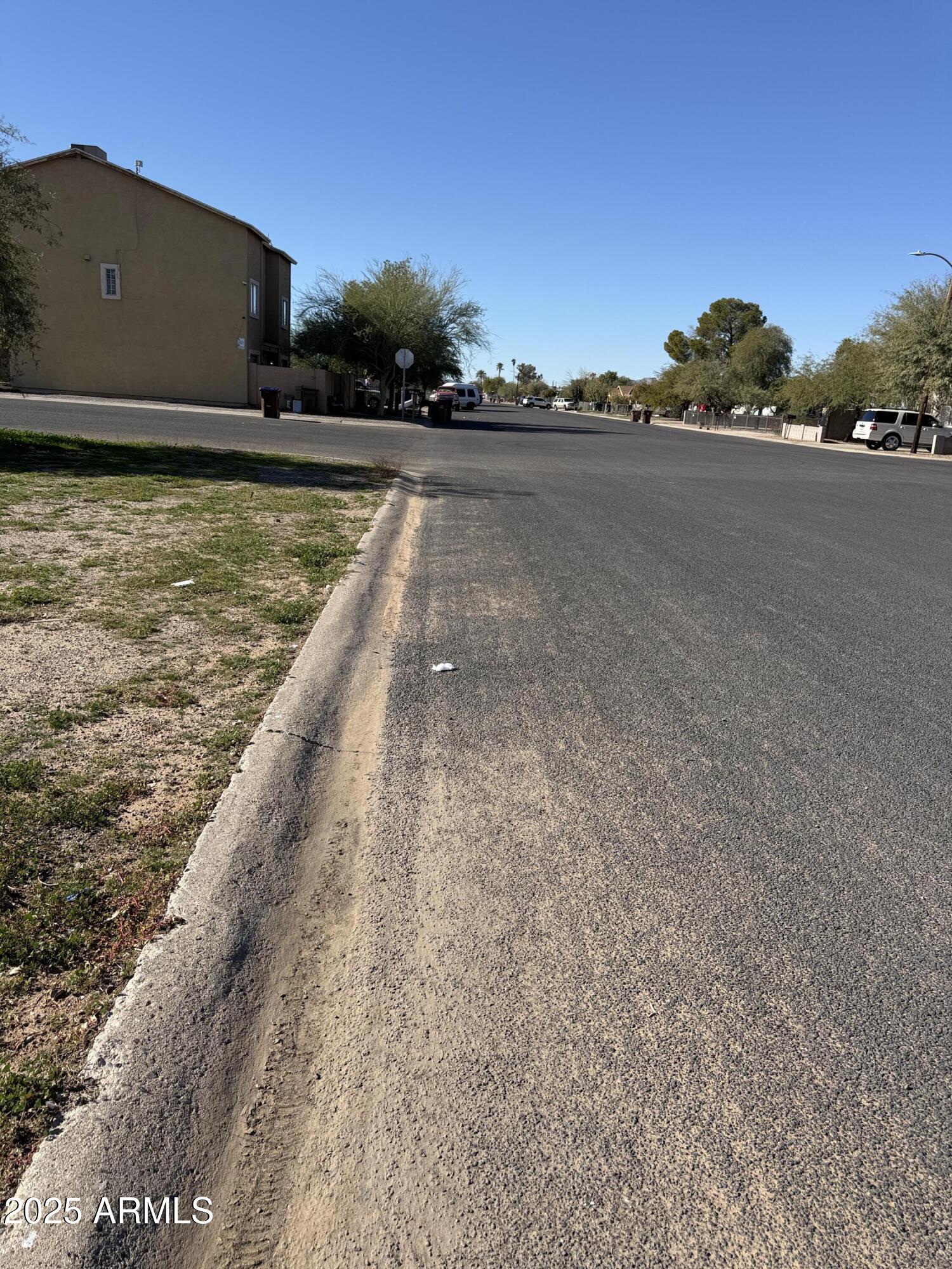 275 West Harding Avenue, Unit 1 Coolidge, AZ 85128 - Photo 4 of 4 a view of an ocean and beach