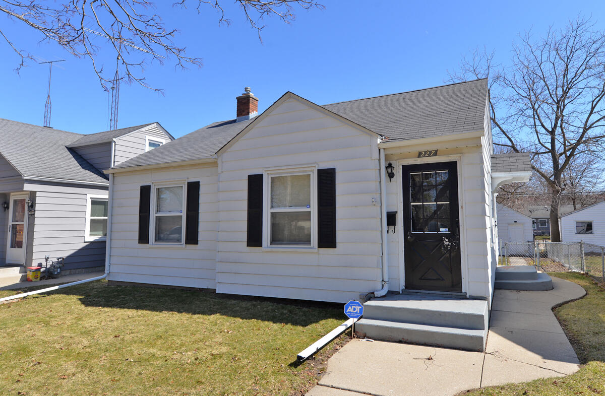 227 Wickham Boulevard Racine, WI 53405 - Photo 1 of 1 101