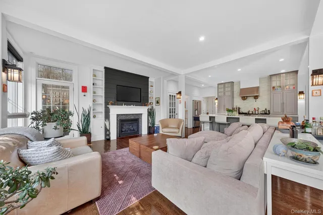 $679,000 | 669 Highway 213, Rosendale, NY 12472