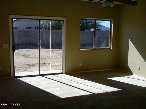1619 West Fremont Rd. Phoenix, AZ 85041 - Photo 4 of 10 dining/family