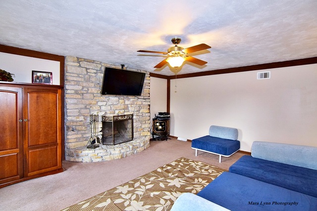 6N048 Old Homestead Road St. Charles, IL 60175 - Photo 12 of 25 Gallery Image 12