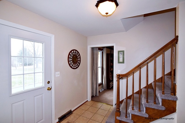 6N048 Old Homestead Road St. Charles, IL 60175 - Photo 3 of 25 Gallery Image 3