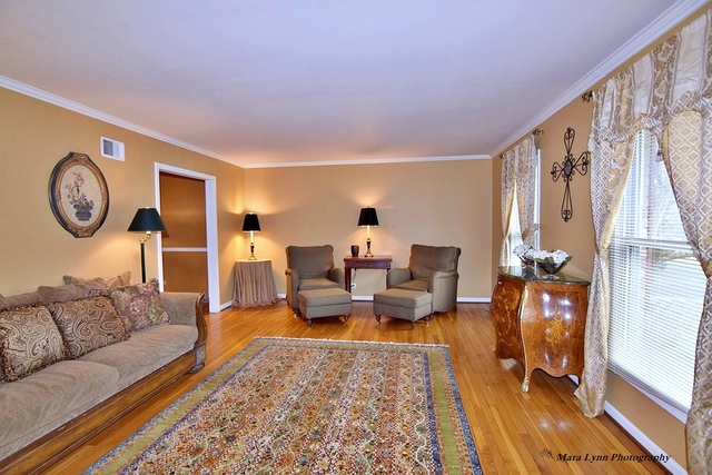 6N048 Old Homestead Road St. Charles, IL 60175 - Photo 4 of 25 Gallery Image 4