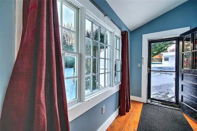 $650,000 | 2952 East Main Road, Portsmouth, RI 02871