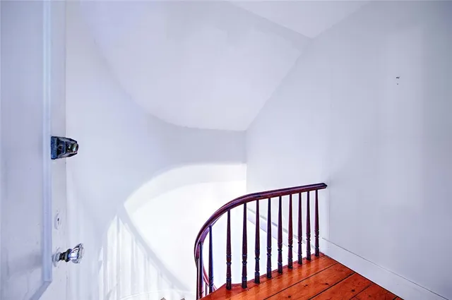 $650,000 | 2952 East Main Road, Portsmouth, RI 02871