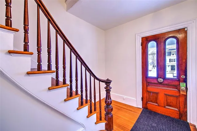 $650,000 | 2952 East Main Road, Portsmouth, RI 02871