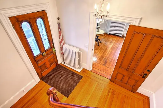 $650,000 | 2952 East Main Road, Portsmouth, RI 02871