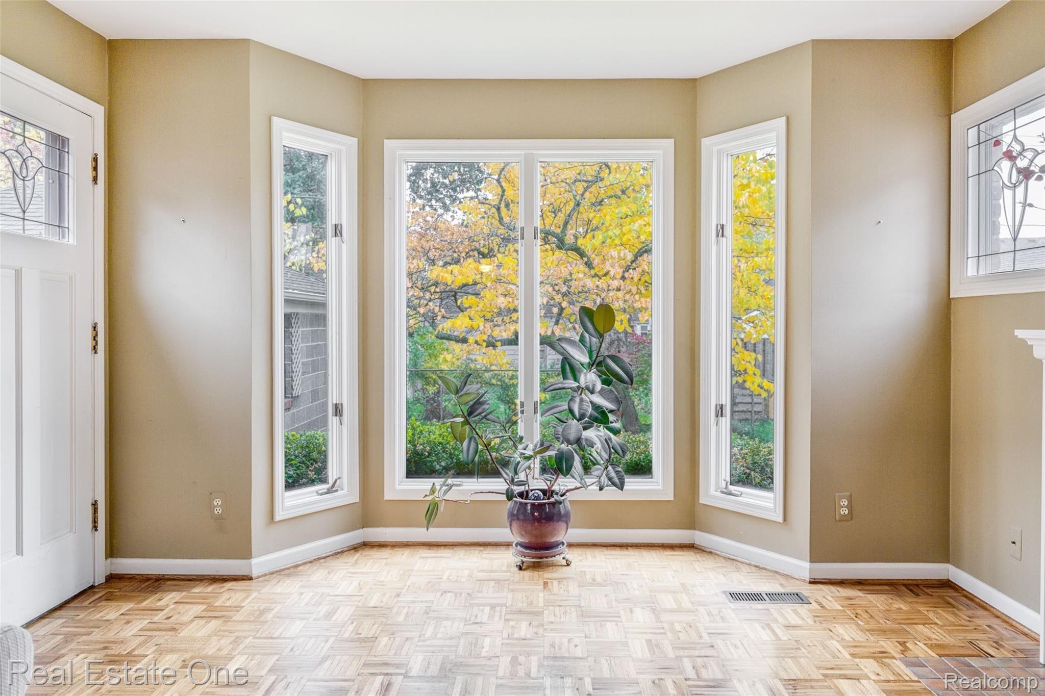 1009 Oxford Road Berkley, MI 48072 - Photo 16 of 23 592A1669-Edit.jpg
