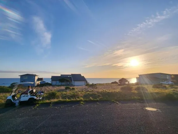 $39,000 | 75 Neptune Road, Whitethorn, CA 95589