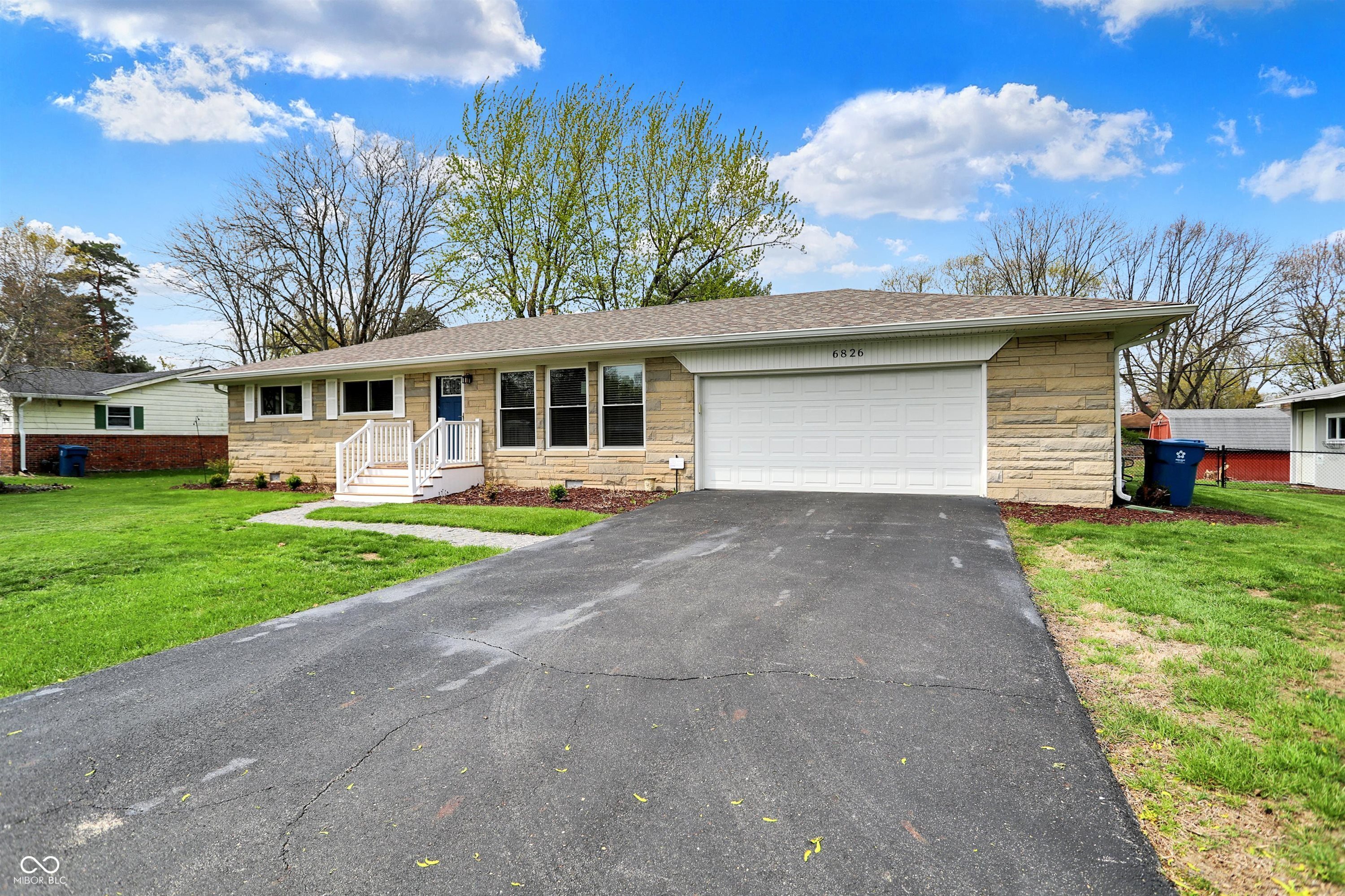 6826 Hague Road Indianapolis, IN 46256 - Photo 3 of 57 Gallery Image 3