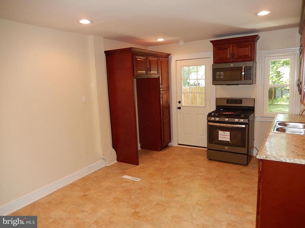 1752 Eden Road Lancaster, PA 17601 - Photo 13 of 41