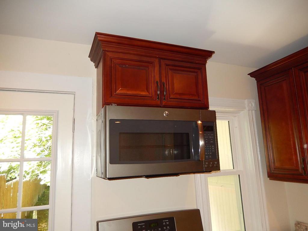 1752 Eden Road Lancaster, PA 17601 - Photo 17 of 41