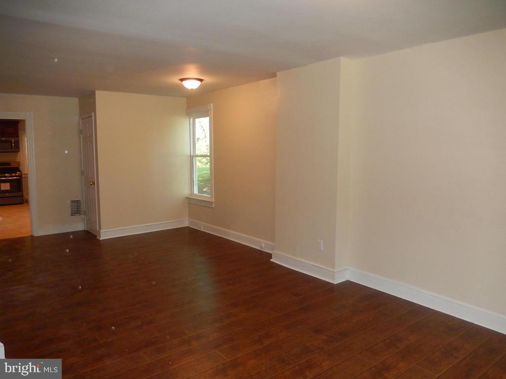 1752 Eden Road Lancaster, PA 17601 - Photo 5 of 41