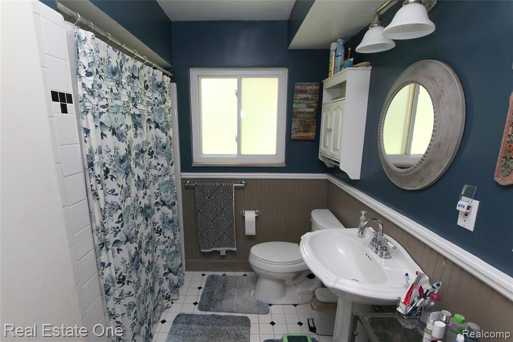 483 Rochdale Drive South Rochester Hills, MI 48309 - Photo 24 of 36