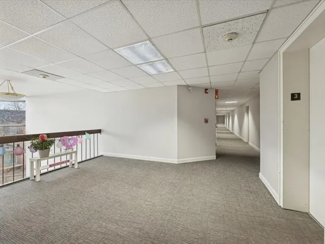 $175,800 | 1041 North Mill Street, Unit 307, Naperville, IL 60563