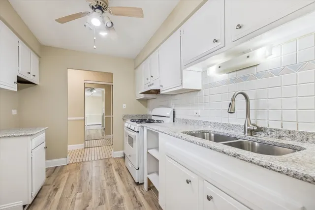 $175,800 | 1041 North Mill Street, Unit 307, Naperville, IL 60563