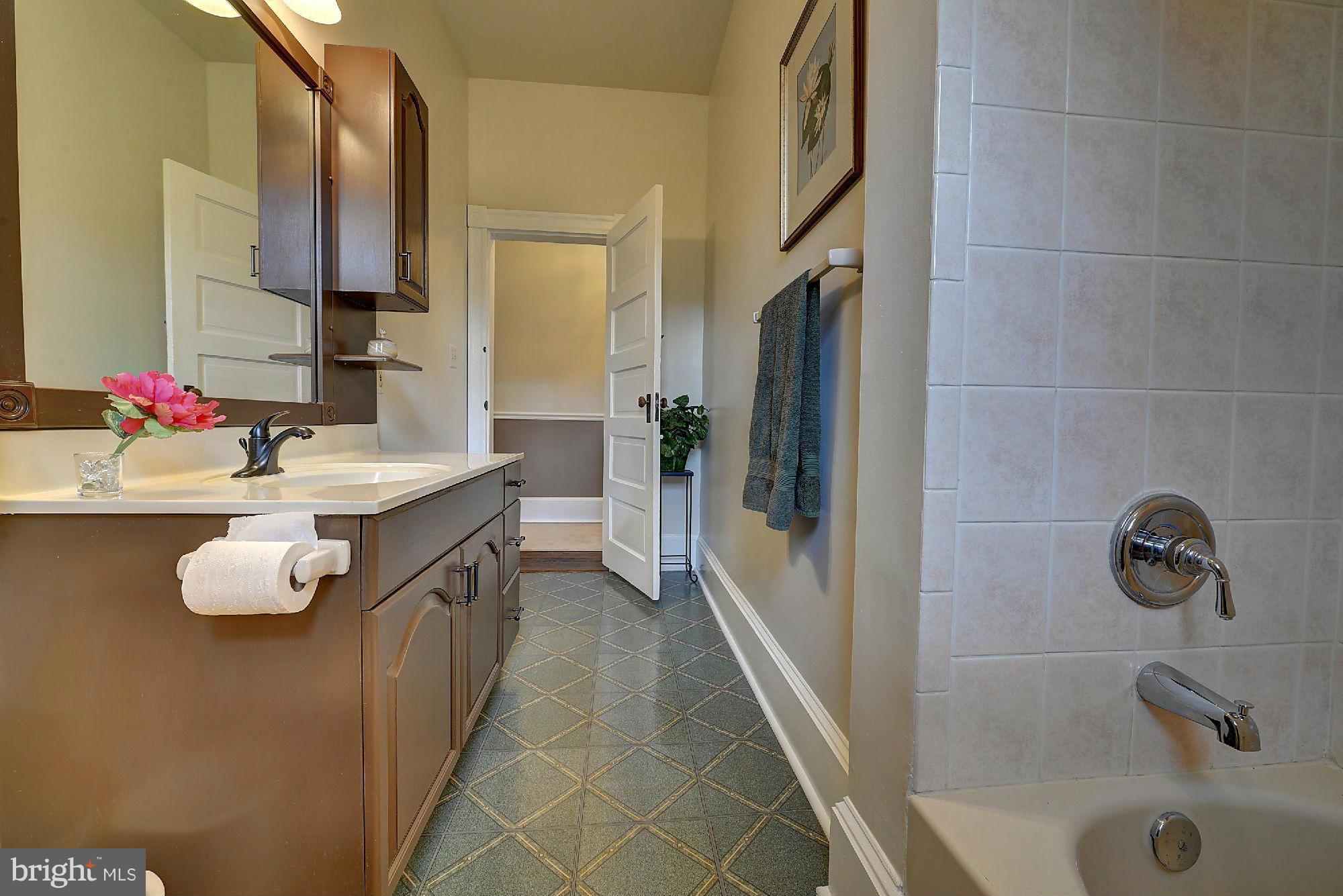 10906 Sunset Hills Road Reston, VA 20190 - Photo 25 of 30 Bath