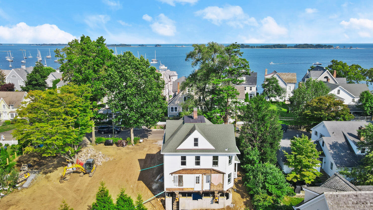 31 Yarmouth Road Rowayton, CT 06853 - Photo 5 of 15 an aerial view of a house with a garden