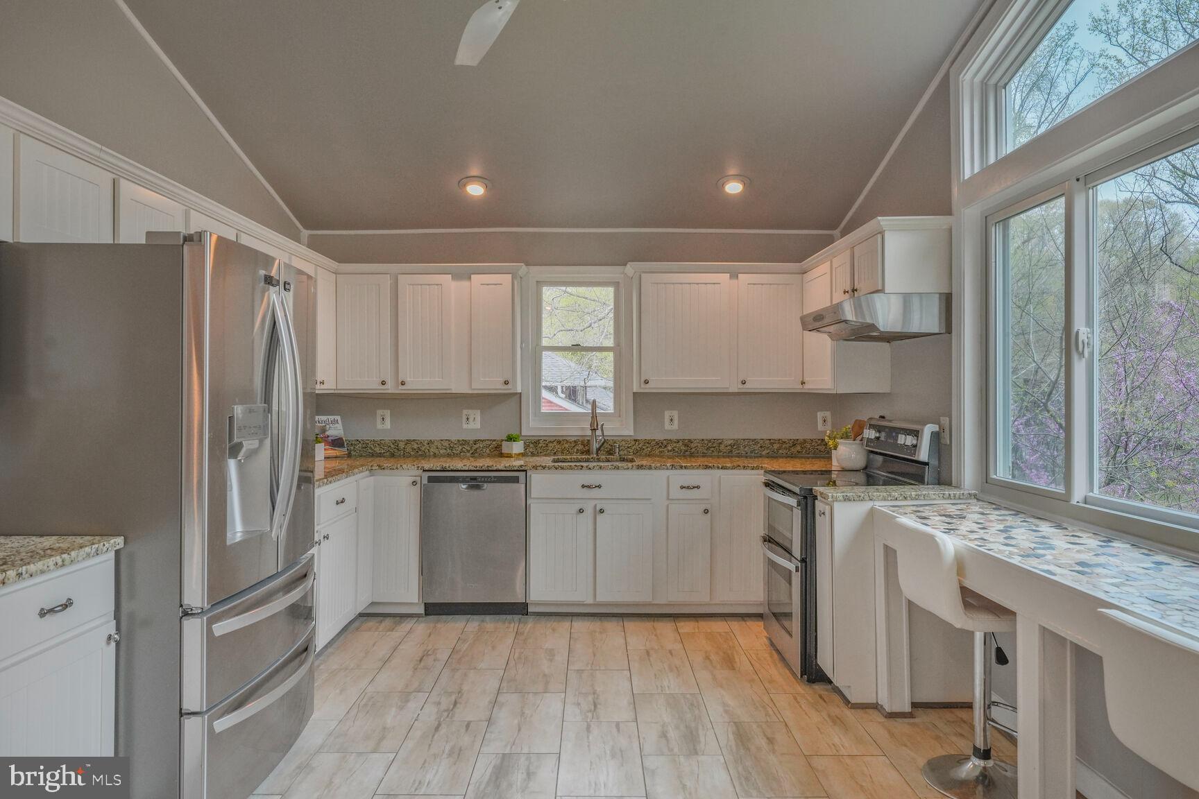 6532 Spring Valley Drive Alexandria, VA 22312 - Photo 13 of 36