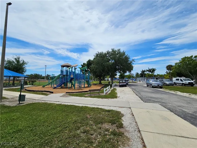 $2,200 | 10796 Russell Road, Bokeelia, FL 33922